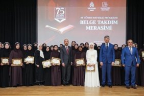 03975-Gunde-Hafizlik-Programi039ni-tamamlayan-40-ogrenciye-hafizlik-belgeleri-verildi-featured