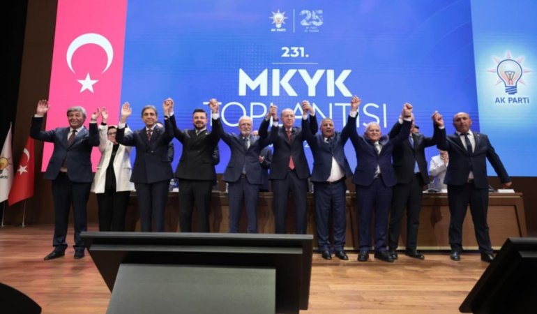 4 belediye başkanı AK Parti'ye katıldı