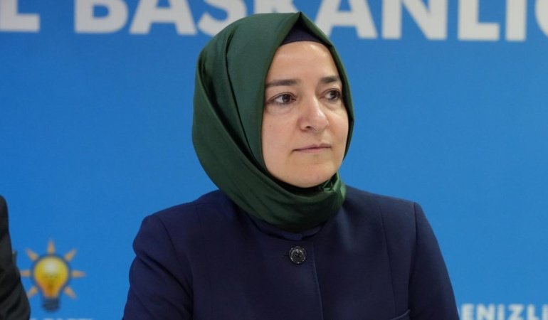 AK Parti Genel Başkan Yardımcısı Fatma Betül Sayan Kaya görevinden istifa etti