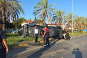 Antalya039da-tur-minibusu-ve-2-otomobil-carpisti-16-yarali-featured