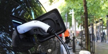 Arastirmacilar-daha-iyi-elektrikli-arac-bataryalari-uretmek-icin-cip-uretim-teknolojisinden-yararlaniyor-featured