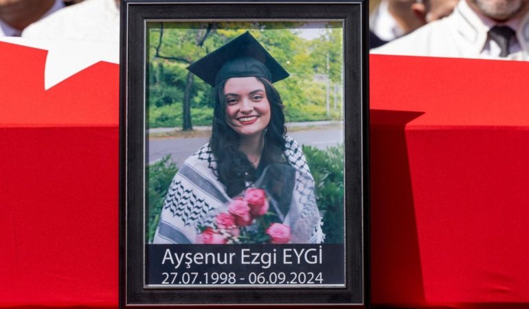 Ayşenur Ezgi Eygi vefatının 2. yılında kabri başında anıldı