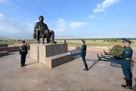 Cengiz-Aytmatov039un-koyunde-kultur-ve-anit-kompleksi-ziyarete-acildi-featured