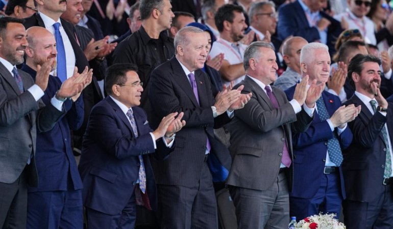 Cumhurbaşkanı Erdoğan, 'Yağlı Güreş Cumhurbaşkanlığı Kupası' final müsabakasını izledi