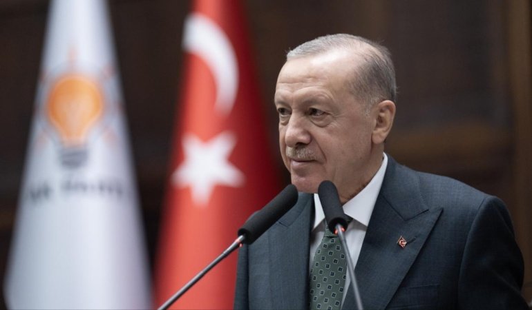 Cumhurbaşkanı Erdoğan, milli boksör Busenaz Sürmeneli'yi tebrik etti