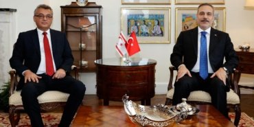 Disisleri-Bakani-Fidan-KKTC-Cumhurbaskani-ve-Disisleri-Bakan-ile-gorustu-featured