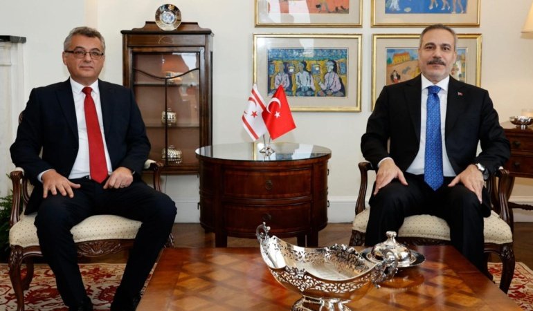 Dışişleri Bakanı Fidan, KKTC Cumhurbaşkanı ve Dışişleri Bakan ile görüştü