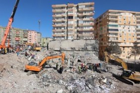 Diyarbakir039da-77-kisiye-mezar-olan-binada-kolon-kesilmis-featured