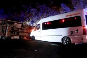 Giresun039da-isci-minibusu-ile-kamyonet-carpisti-23-yarali-featured