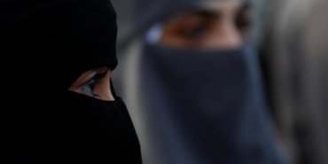 Italya039da-hukumet-yabanci-ogrenci-sayisini-sinirlayan-ve-burka-yasagi-getiren-duzenlemeyi-onayladi-featured