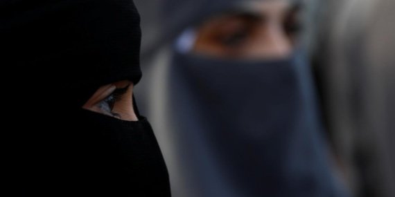 Italya039da-hukumet-yabanci-ogrenci-sayisini-sinirlayan-ve-burka-yasagi-getiren-duzenlemeyi-onayladi-featured