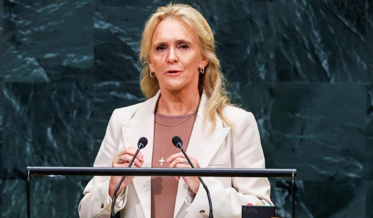 İzlanda Dışişleri Bakanı Gunnarsdottir: Barış için müzakere etmeyenler ahlaki korkaklardır