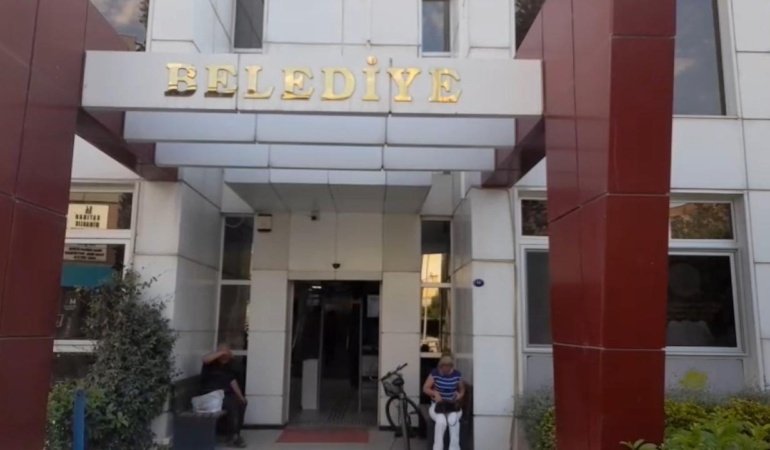 İzmir'de Seferihisar Belediyesi'ne rüşvet operasyonu: 43 gözaltı