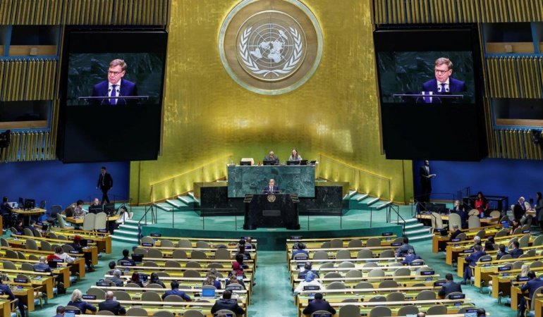 Rusya ve Almanya, Ukrayna görüşmesi için bir arada