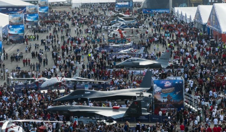 Şanlıurfa'daki TEKNOFEST'in ilk gününde yoğun ziyaretçi ilgisi
