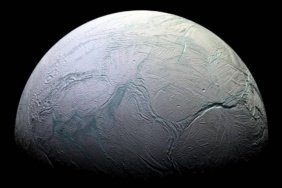 Saturn039un-guney-kutbunda-gizemli-ongen-bulut-yapisi-kesfedildi-featured