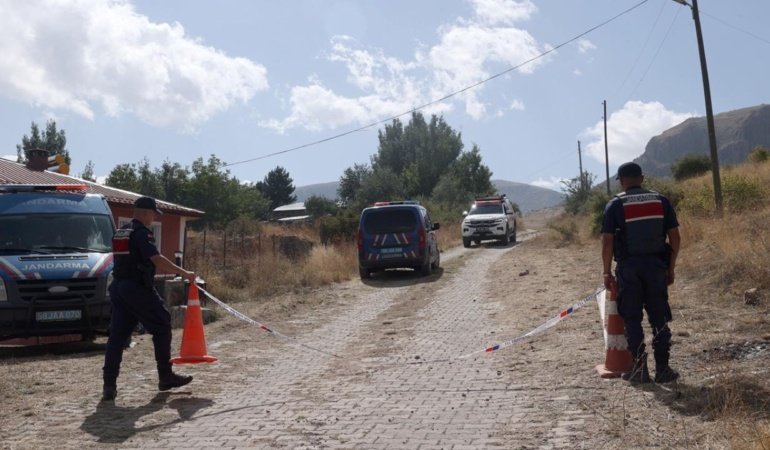 Sivas'ta kaybolan 11 aylık bebeği arama çalışmaları sürüyor
