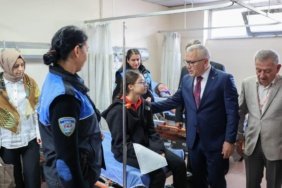 Sivas039ta-servis-ile-polis-araci-carpisti-13-ogrenci-ve-3-polis-yaralandi-featured