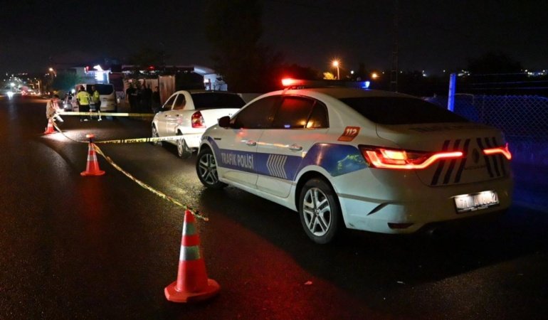 Trafik kazasına müdahale eden polisimiz şehit oldu