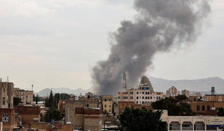 Yemen'de hükümet güçleriyle İran destekli Husiler arasındaki çatışmalar sürüyor