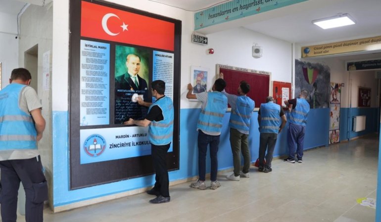 Yükümlüler Doğu'nun okullarını yeni eğitim öğretim yılına hazırladı