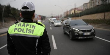 Ankara039da-yarin-bazi-yollar-arac-trafigine-kapatilacak-featured
