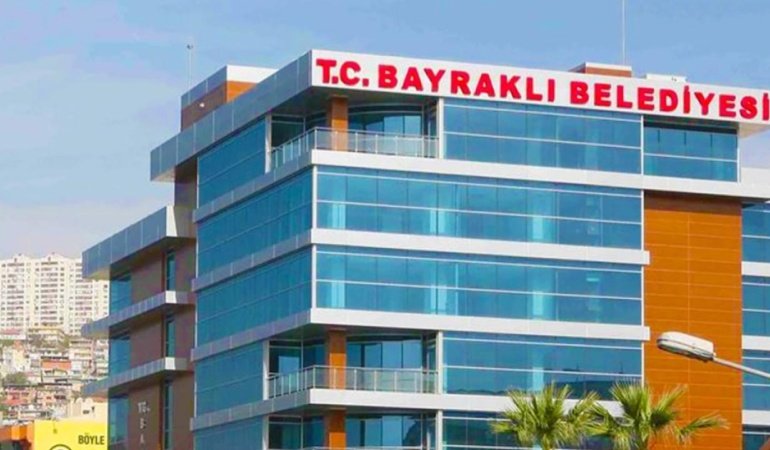 Bayraklı Belediyesi'ne rüşvet soruşturmasında 15 kişi tutuklandı