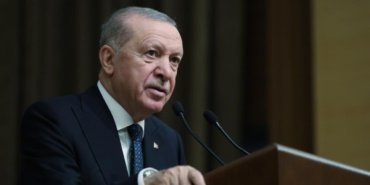 Cumhurbaskani-Erdogan-Demokrasinin-uc-beyi-muhtarlar-ile-bagi-diri-tuttuk-featured