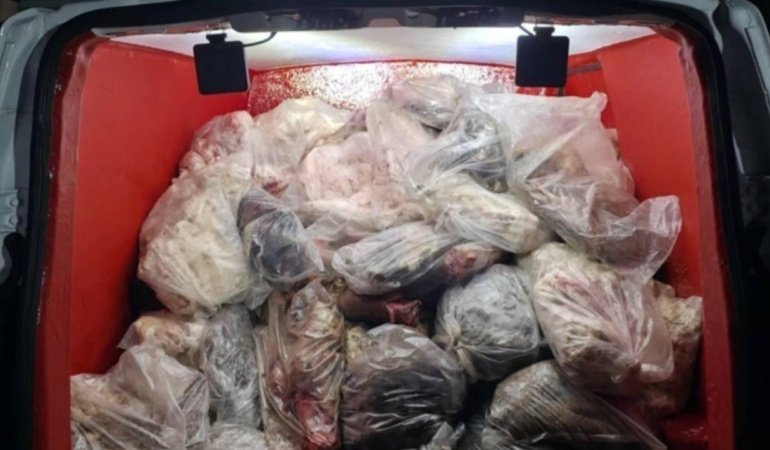 Diyarbakır'da sağlıksız 820 kilo iç yağı ve sakatat ele geçirildi