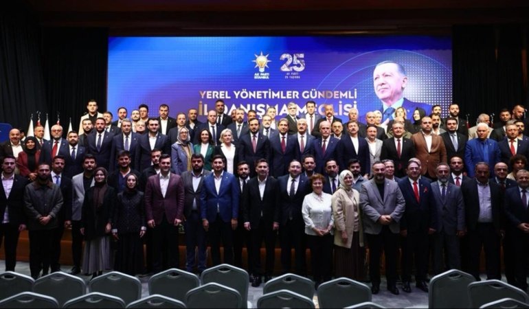 Farklı siyasi partilerden 136 kişi AK Parti'ye katıldı
