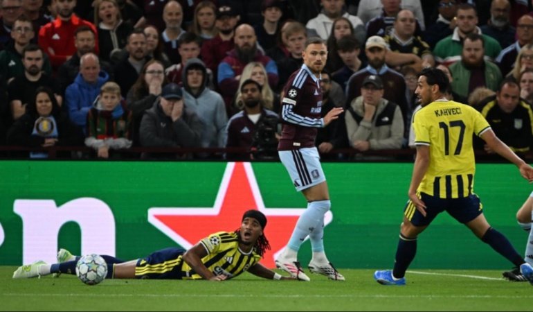 Fenerbahçe İngiltere'de farklı mağlup oldu
