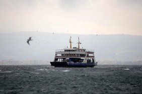 Gokceada-ve-Bozcaada-hatlarindaki-feribot-seferlerine-firtina-engeli-featured