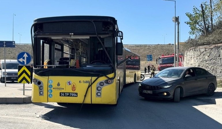 İETT otobüsü istinat duvarına çarptı: 4 yaralı
