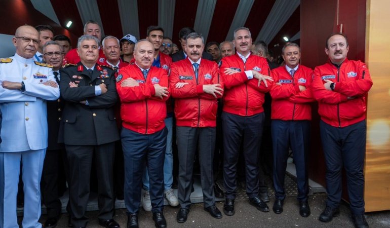 İçişleri Bakanı Çiftçi, TEKNOFEST Güneydoğu'yu ziyaret etti