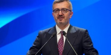 Iletisim-Baskani-Duran-Salonun-terk-edilmesi-milli-iradeye-saygisizlik-featured