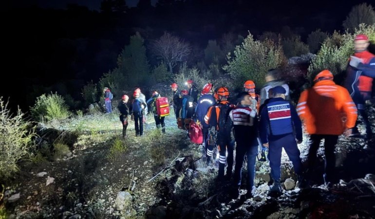 Isparta'da kanyonda mahsur kalan İHH gönüllülerinden 3'ü kurtarıldı
