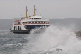 Kuzey-Ege039de-feribot-seferlerine-firtina-engeli-featured
