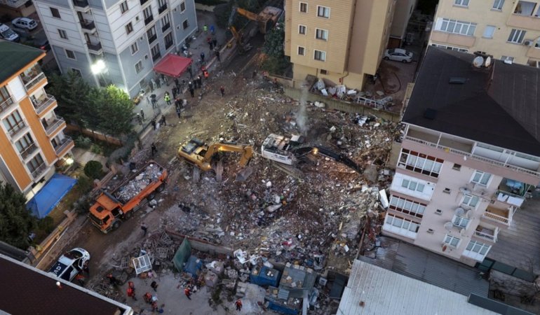 Maltepe'de kısmen çöken binanın bilirkişi ön raporu TRT Haber'de