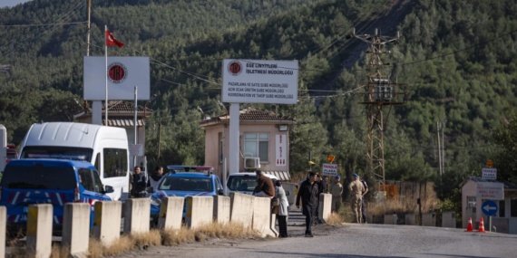 Manisa039da-maden-ocaginda-gocuk-3-iscinin-daha-cenazesine-ulasildi-featured