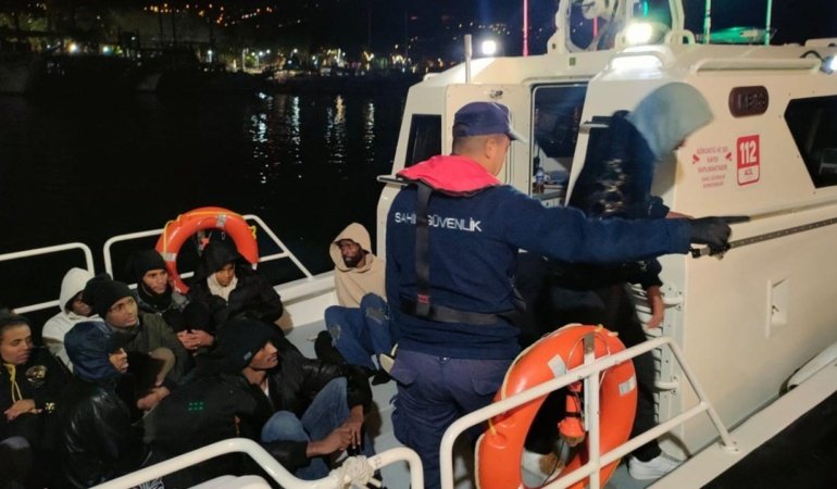 Muğla açıklarında 36 düzensiz göçmen kurtarıldı