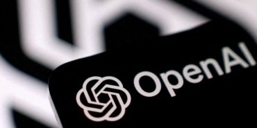 OpenAI-eski-bir-calisanini-yapay-zeka-cihaziyla-ilgili-bilgileri-Apple039a-sizdirmakla-sucladi-featured