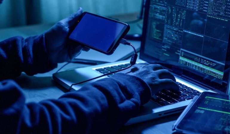 Rapor: İsrailli firmanın internet reklamlarıyla kullanıcıların cihazlarına casus yazılım yerleştirildi