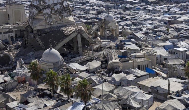 Soykırımcı İsrailin Gazzeye düzenlediği saldırılarda 4 Filistinli hayatını kaybetti
