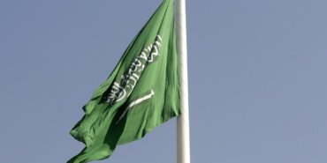 Suudi-Arabistan-Abha-ve-Riyad039daki-havalimanlarina-saldirilarda-3-kisi-oldu-36-kisi-yaralandi-featured