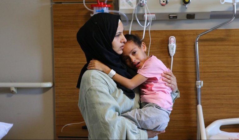 Türkiye, soykırımcı İsrail'in saldırılarında yaralanan 6 yaşındaki Sıla'nın umudu oldu